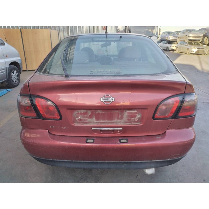 nissan primera berlina (p11) del año 2000
