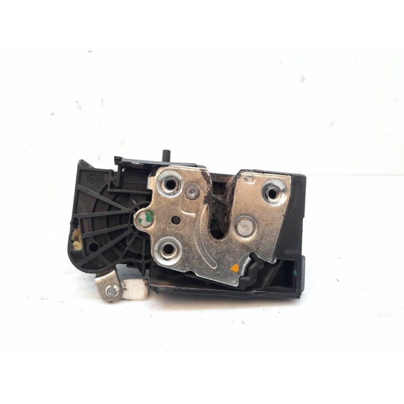Recambio de cerradura puerta trasera derecha para dacia sandero stepway essential referencia OEM IAM 4