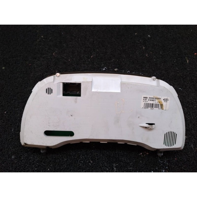 Recambio de cuadro instrumentos para fiat linea (110) emotion referencia OEM IAM 51836977 EX3001653300 2
