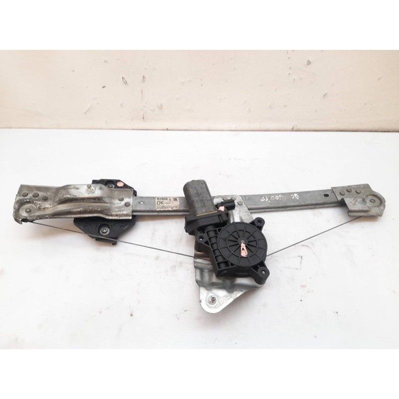 Recambio de elevalunas delantero derecho para dacia sandero stepway essential referencia OEM IAM 807209299R  