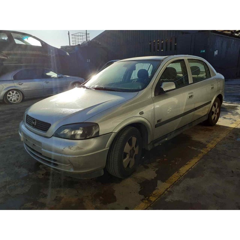 opel astra g berlina del año 2002
