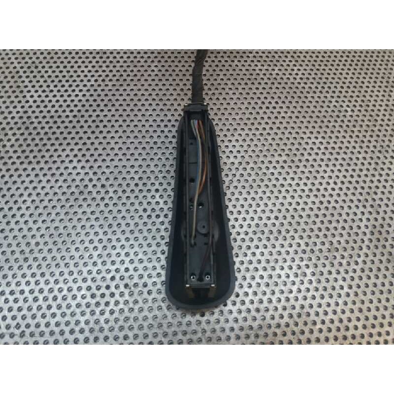 Recambio de mando elevalunas delantero derecho para opel omega b elegance familiar referencia OEM IAM - Negro 2