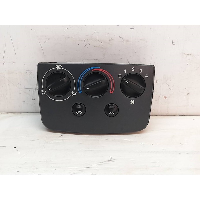 Recambio de mando calefaccion / aire acondicionado para ford fiesta berlina studio referencia OEM IAM 96FP19A522FA  