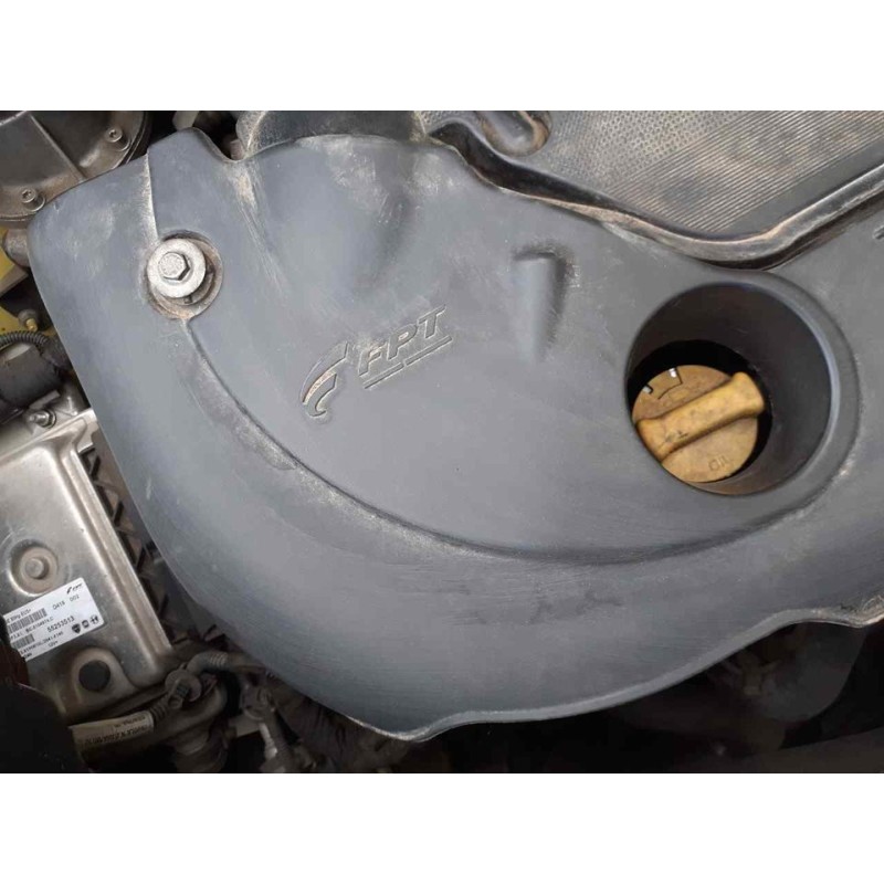 Recambio de tapa superior motor para fiat 500 l (330) trekking referencia OEM IAM   
