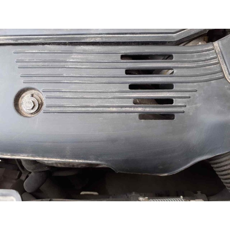 Recambio de tapa superior motor para fiat 500 l (330) trekking referencia OEM IAM - Amarillo 2