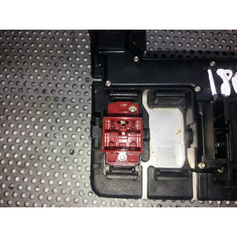 Recambio de mando elevalunas central para mercedes-benz clase e (w210) berlina 280 (210.063) referencia OEM IAM 4