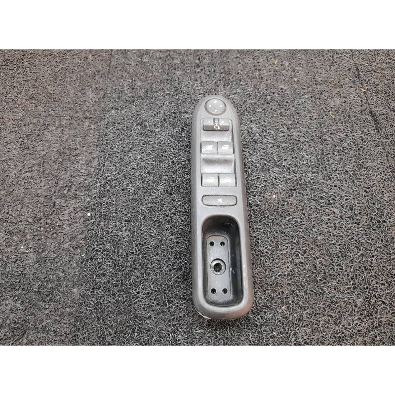 Recambio de mando elevalunas delantero izquierdo para peugeot 407 sw st sport pack referencia OEM IAM 96468704XT  