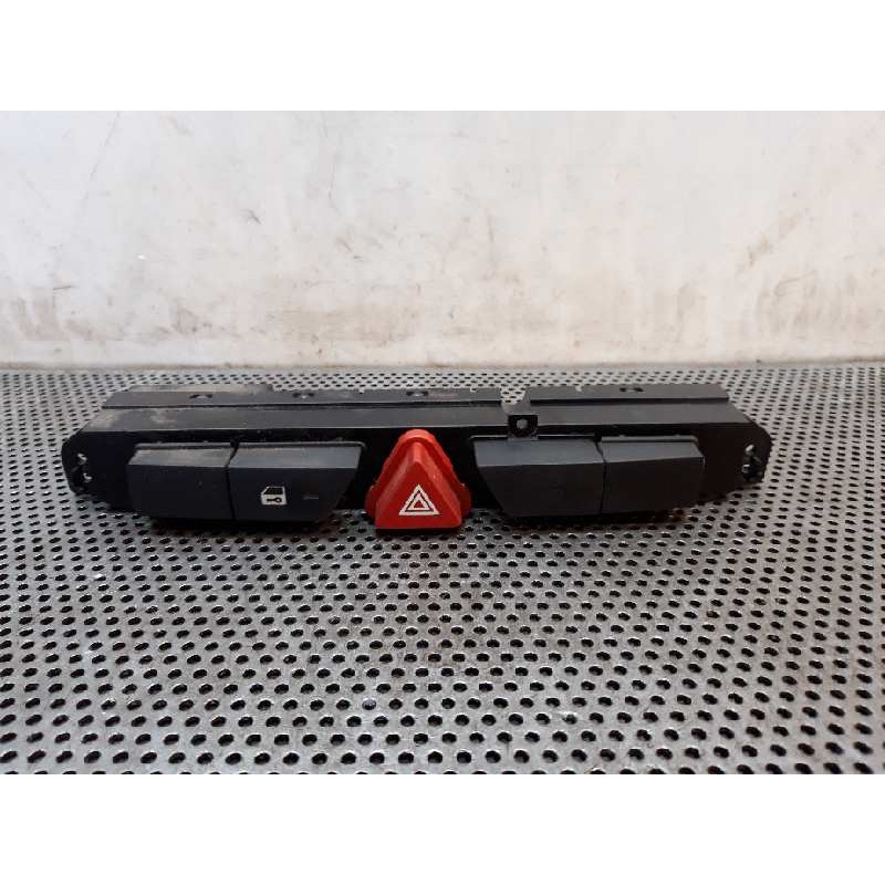 Recambio de warning para kia cee´d drive referencia OEM IAM 202006302 937001H000 