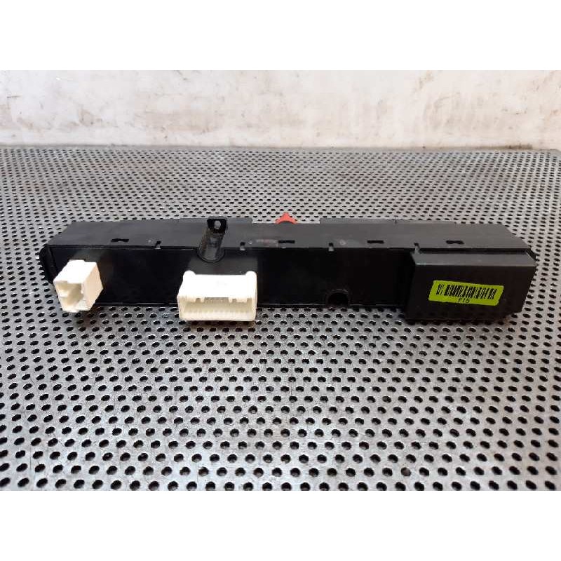 Recambio de warning para kia cee'd drive referencia OEM IAM 202006302 937001H000 2