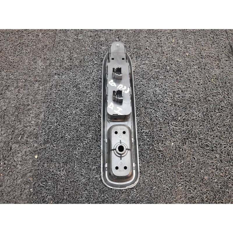 Recambio de mando elevalunas delantero izquierdo para peugeot 407 sw st sport pack referencia OEM IAM 96468704XT 4