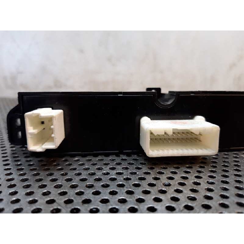 Recambio de warning para kia cee'd drive referencia OEM IAM 202006302 937001H000 4