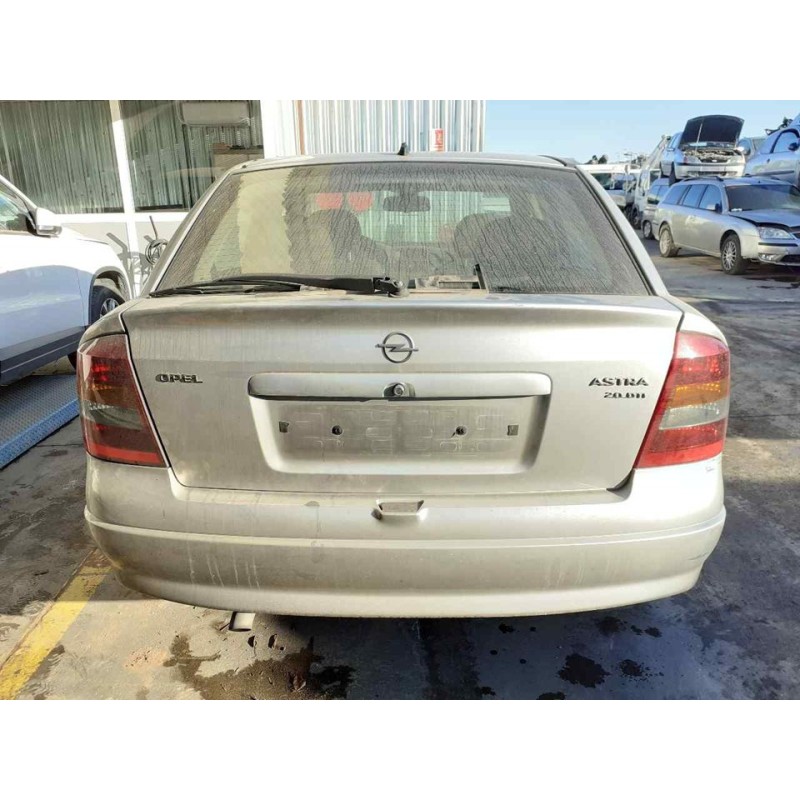opel astra g berlina del año 2002