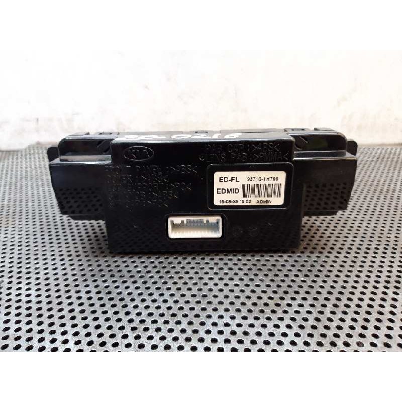 Recambio de pantalla multifuncion para kia cee'd drive referencia OEM IAM 957101H700 2