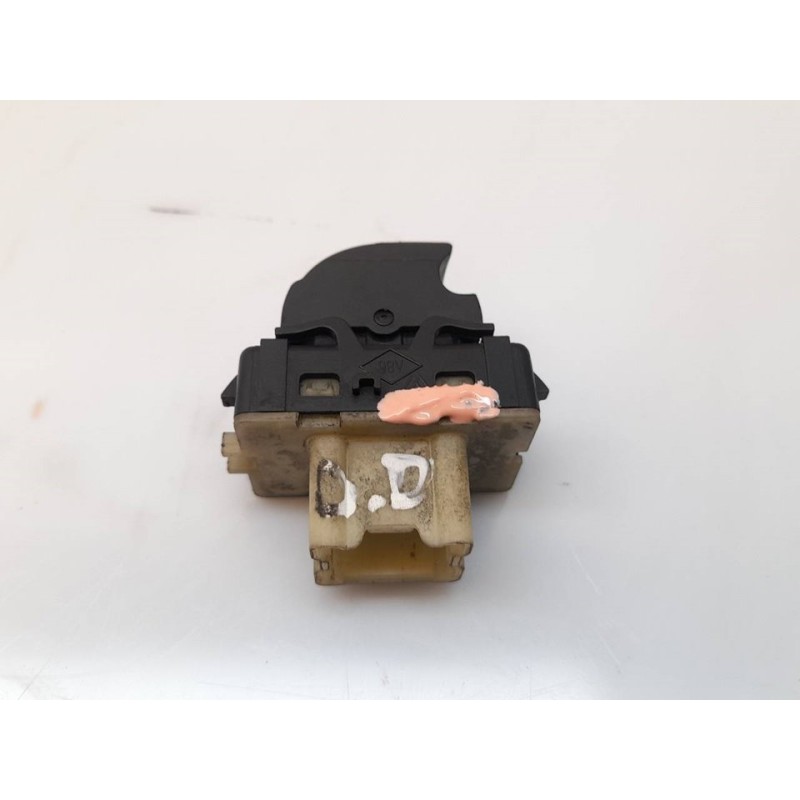 Recambio de mando elevalunas delantero derecho para dacia sandero stepway essential referencia OEM IAM 254217475R 2