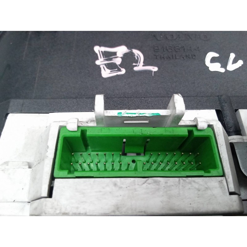 Recambio de cuadro instrumentos para volvo v70 familiar black edition referencia OEM IAM 9472523 69294240T 9451530 3