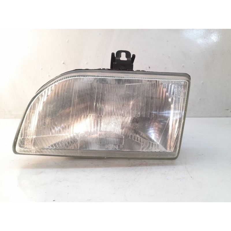Recambio de faro izquierdo para ford fiesta berl./courier 1.1 cat referencia OEM IAM   