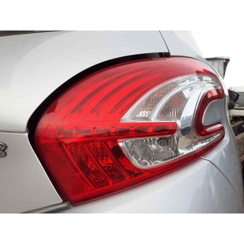 Recambio de piloto trasero derecho para peugeot 208 business line referencia OEM IAM 3