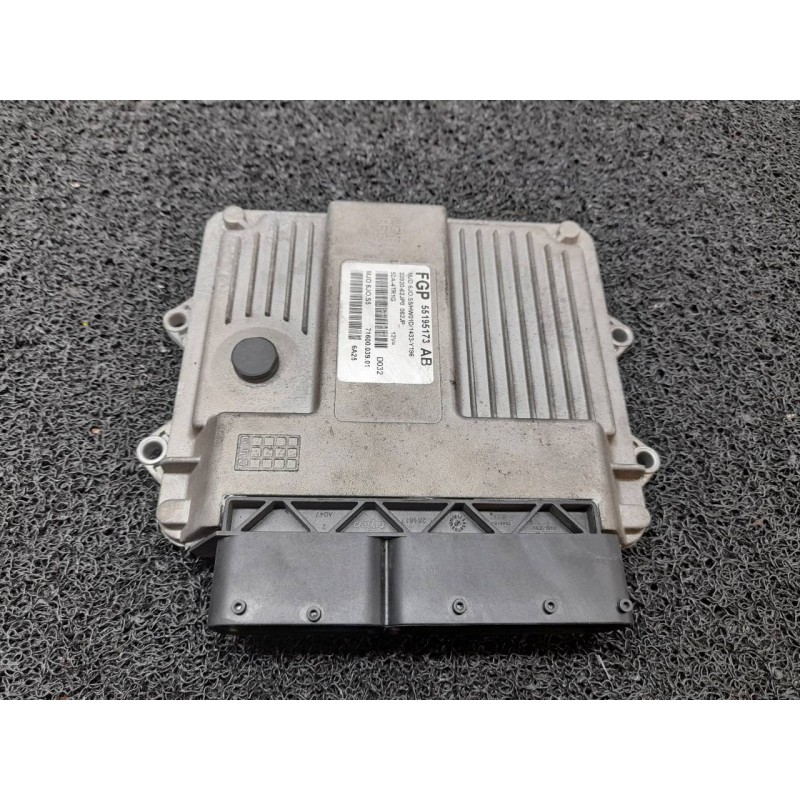 Recambio de centralita motor uce para suzuki swift berlina (mz) gl (3-ptas.) referencia OEM IAM 55195173AB 3392062JP0 7160003901