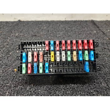 CAJA RELES / FUSIBLES 