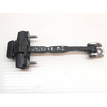 RETENEDOR PUERTA DELANTERA IZQUIERDA AM51U23500AC 