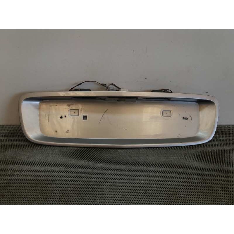Recambio de molduras traseras para nissan primera berlina (p12) acenta referencia OEM IAM   