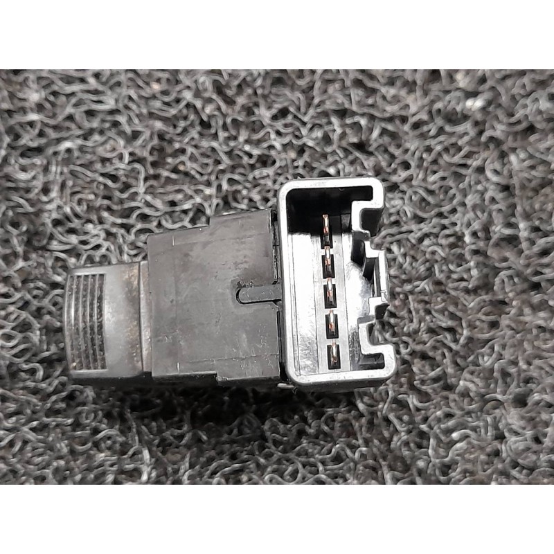Recambio de mando elevalunas delantero derecho para suzuki swift berlina (mz) gl (3-ptas.) referencia OEM IAM 62J003235T 2