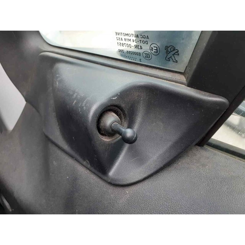 Recambio de retrovisor derecho para peugeot 208 business line referencia OEM IAM 4