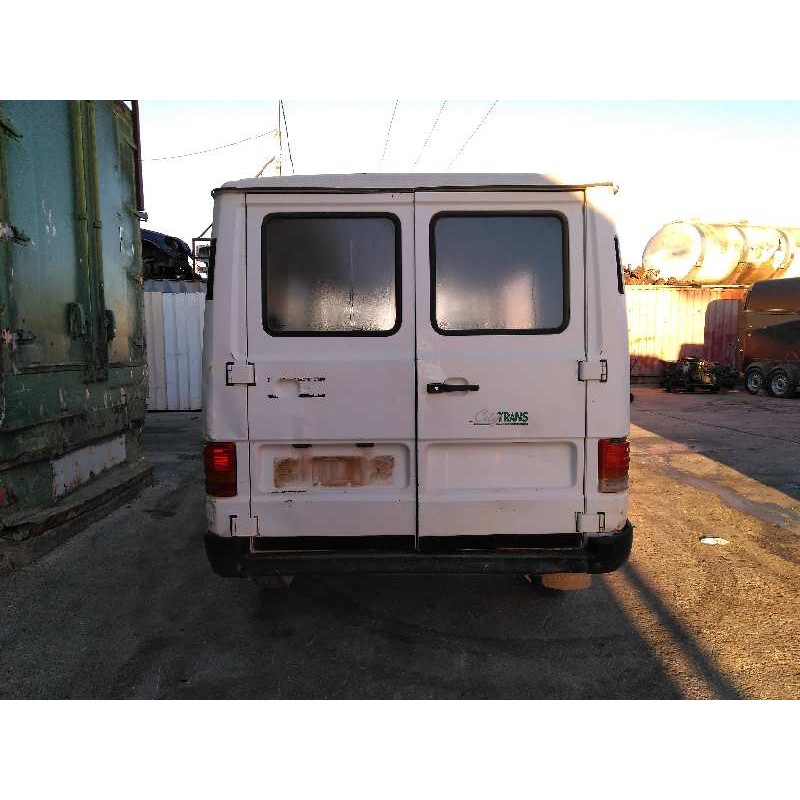 mercedes-benz mb 100 d caja cerrada / combi del año 1995