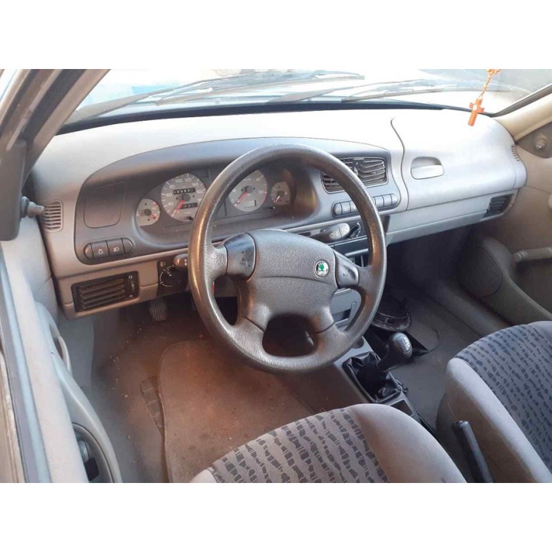 skoda felicia berlina ( 791) del año 1998