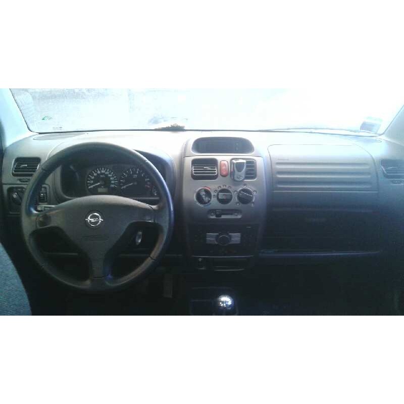 opel agila del año 2000