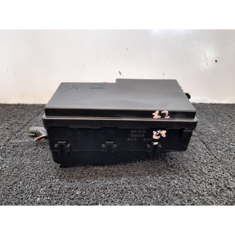 Recambio de caja reles / fusibles para mazda 3 berlina (bk) 1.6 crdt active referencia OEM IAM BP4K66765 518818109 3