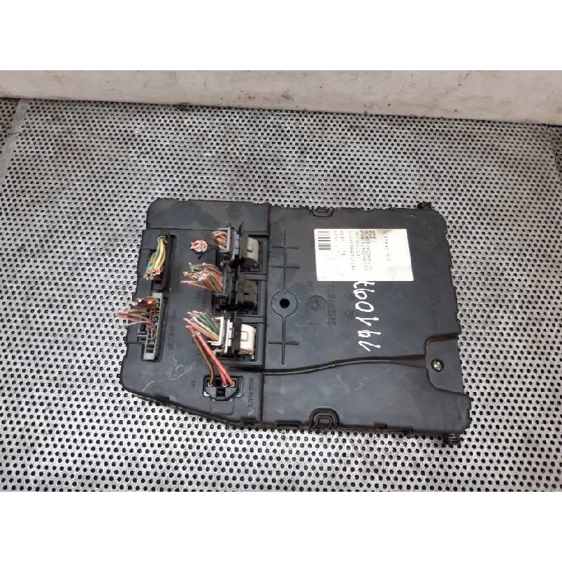 Recambio de caja reles / fusibles para renault megane ii berlina 3p authentique referencia OEM IAM 8200305575 S118400200 