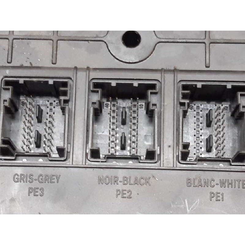 Recambio de caja reles / fusibles para renault megane ii berlina 3p authentique referencia OEM IAM 8200305575 S118400200 3