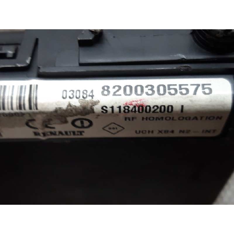 Recambio de caja reles / fusibles para renault megane ii berlina 3p authentique referencia OEM IAM 8200305575 S118400200 6