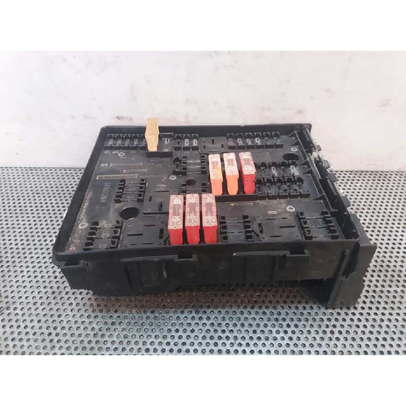 Recambio de caja reles / fusibles para seat toledo (5p2) 1.9 tdi referencia OEM IAM 1A061204  
