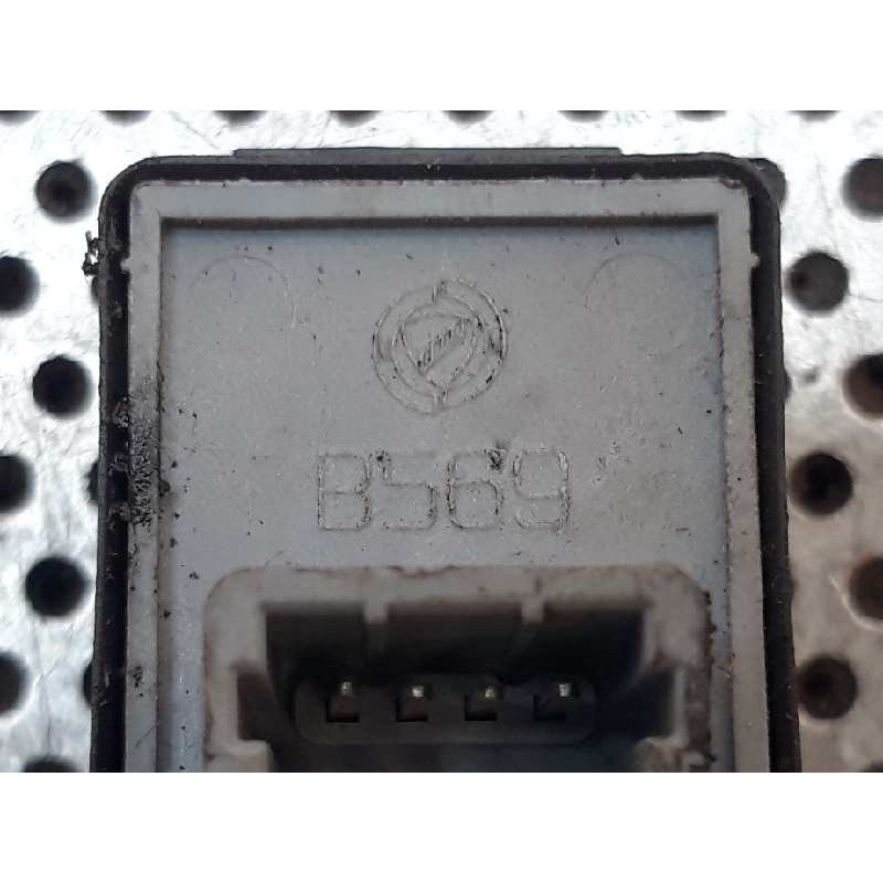 Recambio de mando retrovisor para fiat linea (110) emotion referencia OEM IAM B569 4