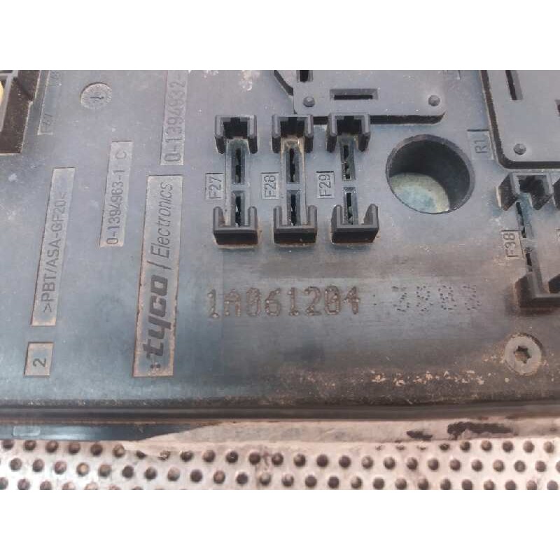 Recambio de caja reles / fusibles para seat toledo (5p2) 1.9 tdi referencia OEM IAM 1A061204 - Gris 2