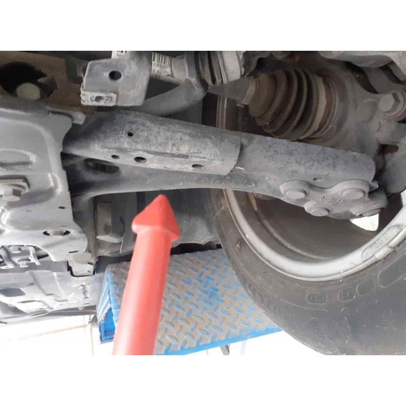 Recambio de brazo suspension inferior delantero izquierdo para peugeot 308 style referencia OEM IAM   