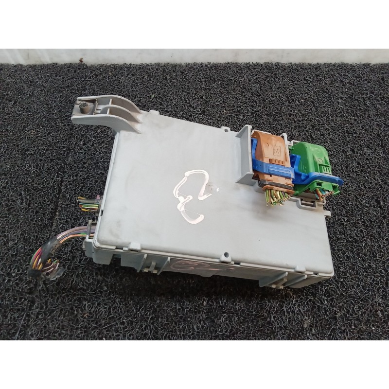 Recambio de caja reles / fusibles para ford ka (ccu) trend + referencia OEM IAM 00518762470  FOMOCO - Blanco 2