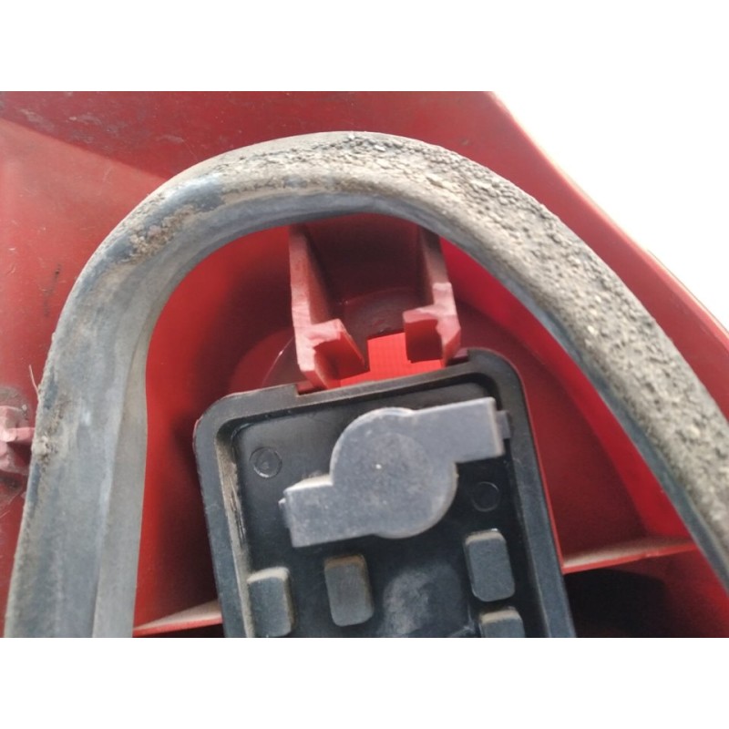 Recambio de piloto trasero derecho para citroën xsara picasso 2.0 hdi referencia OEM IAM 89300260  VALEO 3