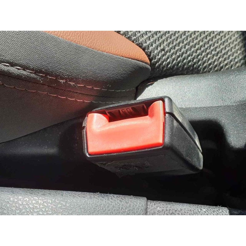 Recambio de enganche cinturon delantero derecho para fiat 500 l (330) trekking referencia OEM IAM - Amarillo 2