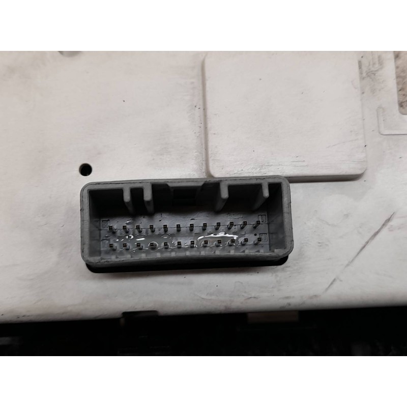 Recambio de pantalla multifuncion para renault trafic caja cerrada (ab 4.01) 27 cn referencia OEM IAM 280341078R - Blanco 3