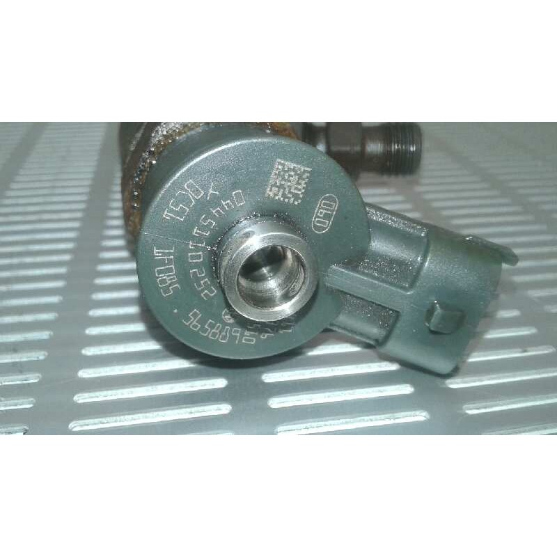 Recambio de inyector para peugeot 206 berlina 1.4 hdi referencia OEM IAM 0445110252  BOSCH - Gris 2