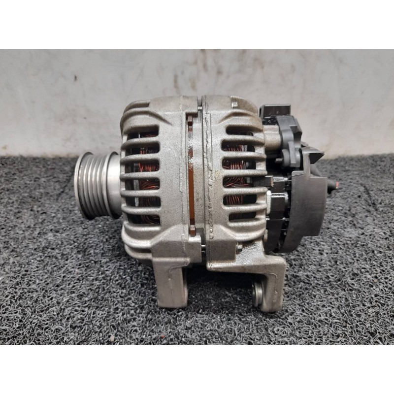 Recambio de alternador para opel astra h berlina enjoy referencia OEM IAM 0124425020 55556067 BOSCH