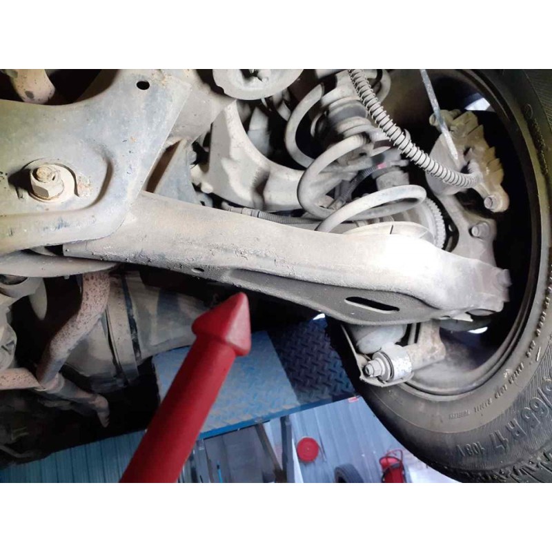 Recambio de brazo suspension inferior trasero derecho para hyundai santa fe (bm) 2.2 crdi comfort 4x4 referencia OEM IAM