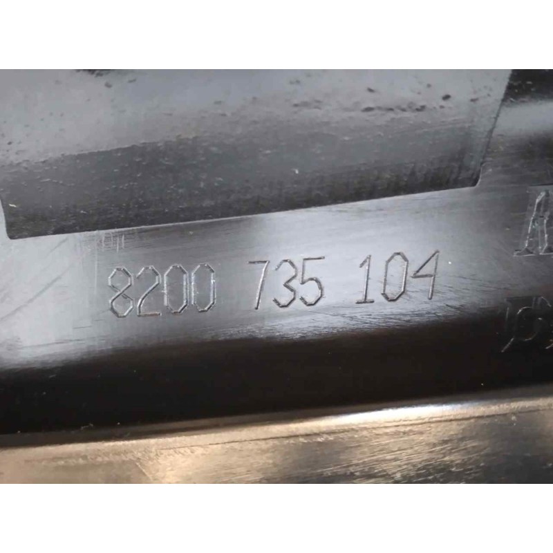 Recambio de rejilla delantera para dacia sandero básico referencia OEM IAM 8200735104 - Blanco 2