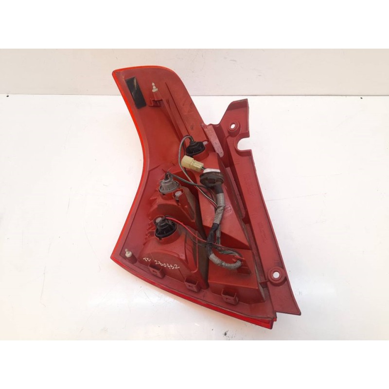 Recambio de piloto trasero derecho para suzuki swift berlina (mz) gl (5-ptas.) referencia OEM IAM 2