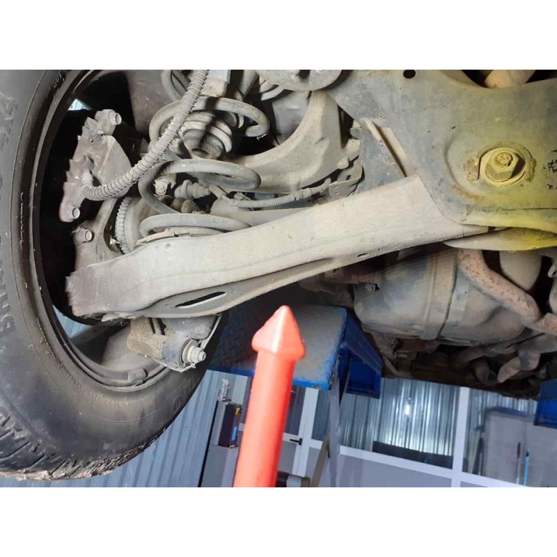 Recambio de brazo suspension inferior trasero izquierdo para hyundai santa fe (bm) 2.2 crdi comfort 4x4 referencia OEM IAM