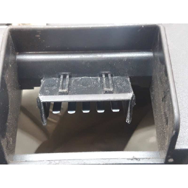 Recambio de piloto trasero izquierdo para ford fiesta berlina ghia referencia OEM IAM - Azul 2