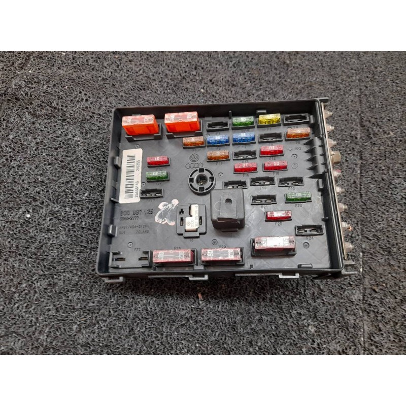 Recambio de caja reles / fusibles para volkswagen passat variant (3c5) highline referencia OEM IAM 3C0937125  